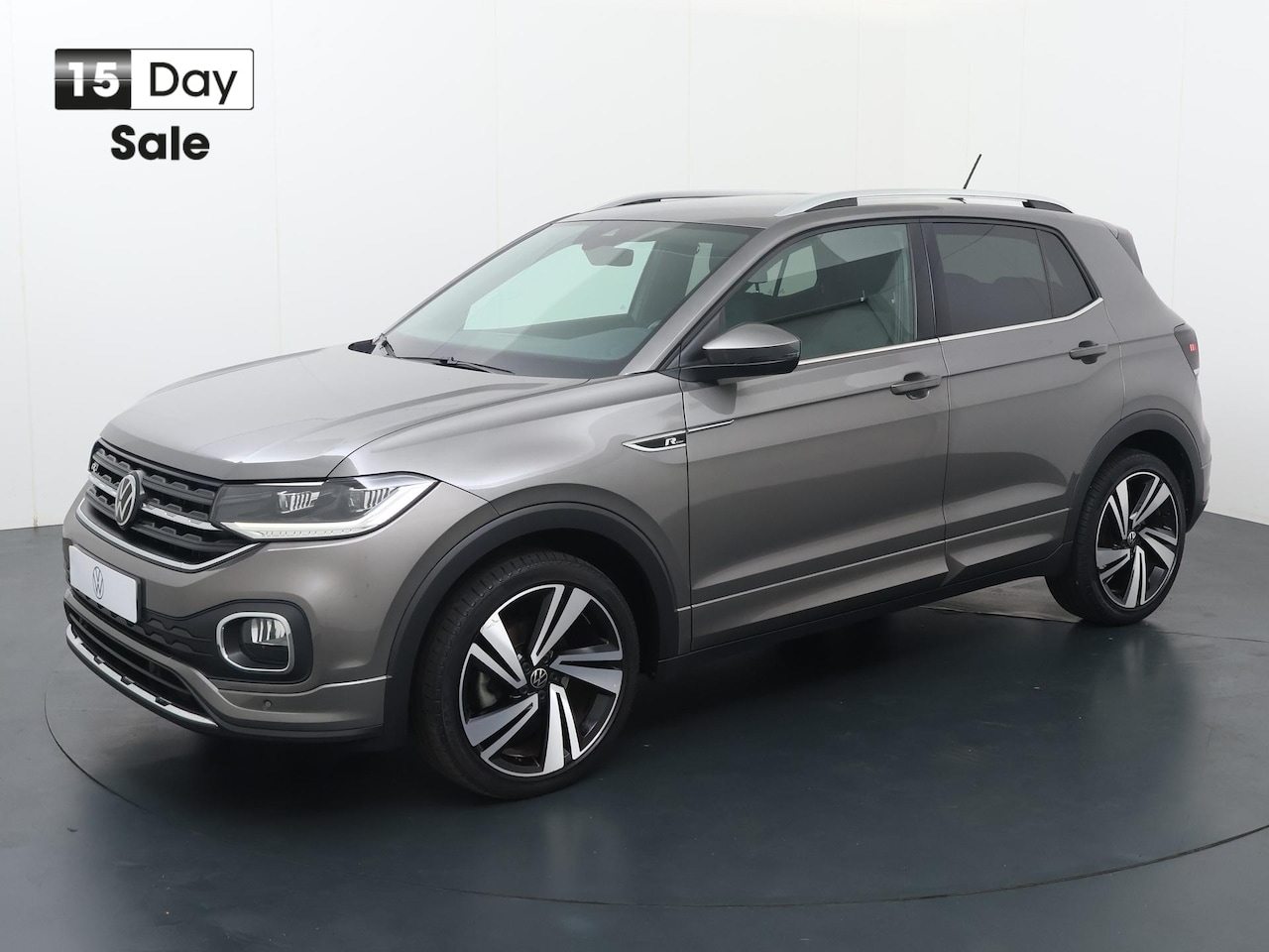 Volkswagen T-Cross - 1.0 TSI R-Line | 110 PK | Automaat | Trekhaak | Navigatiesysteem | R-Line | - AutoWereld.nl