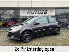 Renault Clio - 2.0-16V Initiale