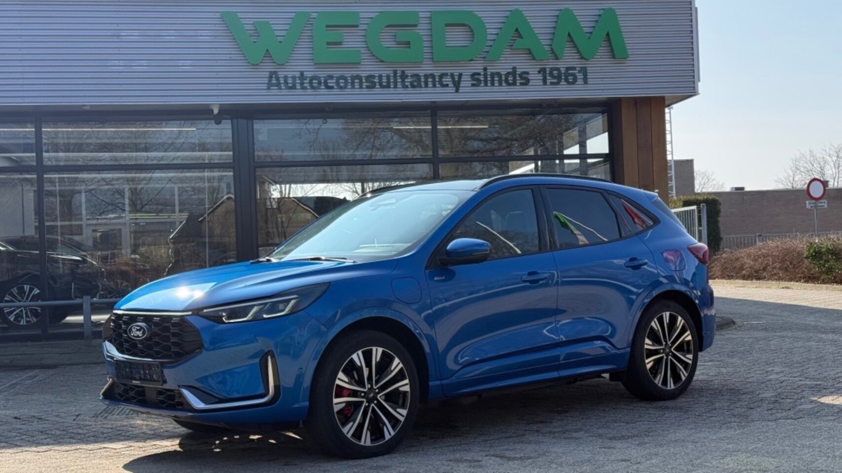 Ford Kuga - 2.5 PHEV ST-LINE X 243pk / Panorama+Trekh.+20inch+Winter - AutoWereld.nl