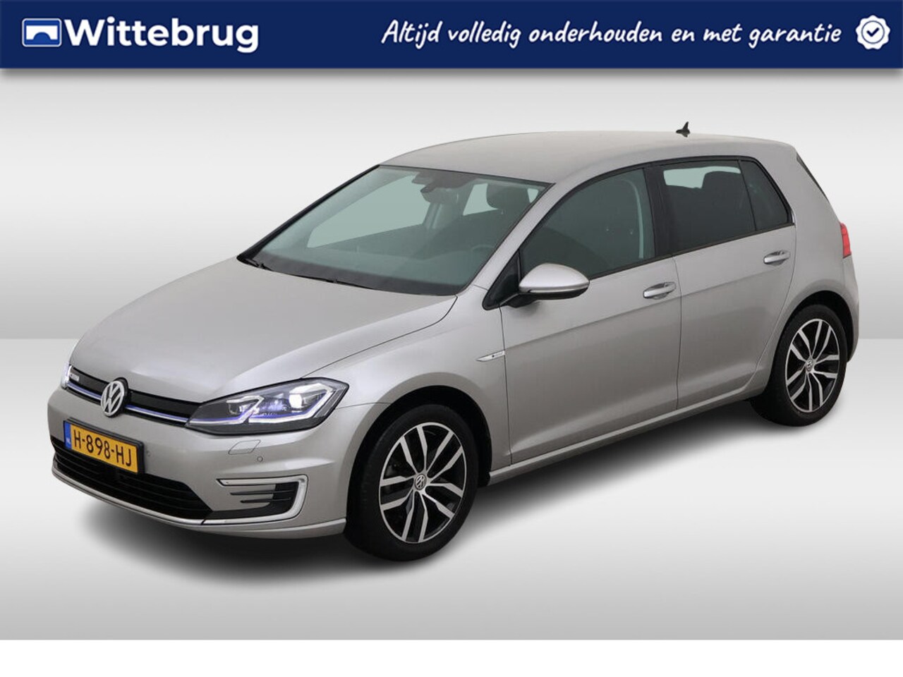 Volkswagen e-Golf - E-DITION 136pk / Donker Glas / Navigatie / LED koplampen / Parkeersensoren / 16" LMV - AutoWereld.nl