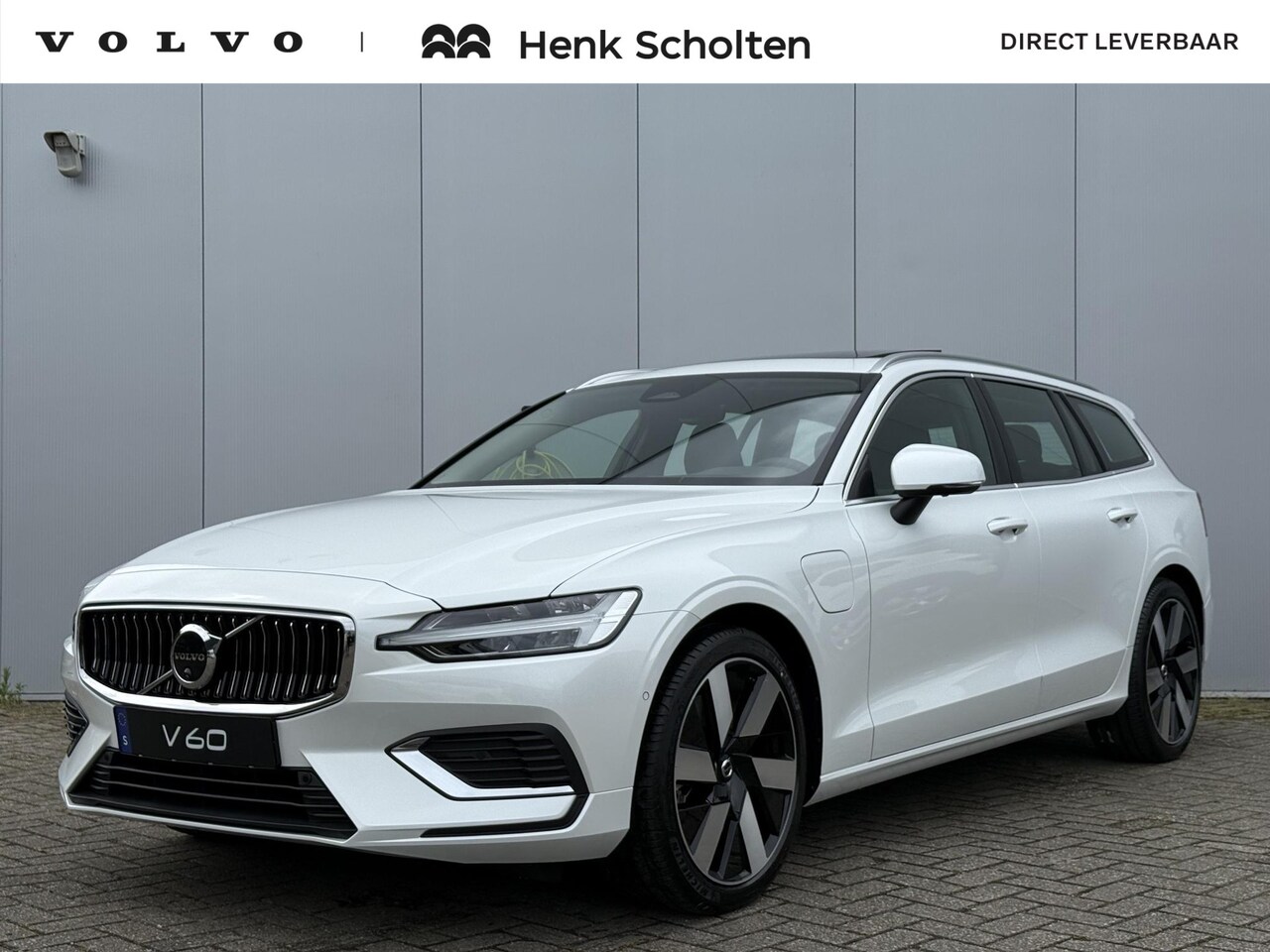 Volvo V60 - T6 Plug-in hybrid AWD AUT8 350PK Plus Bright, **DIRECT LEVERBAAR** Crystal White metallic, - AutoWereld.nl