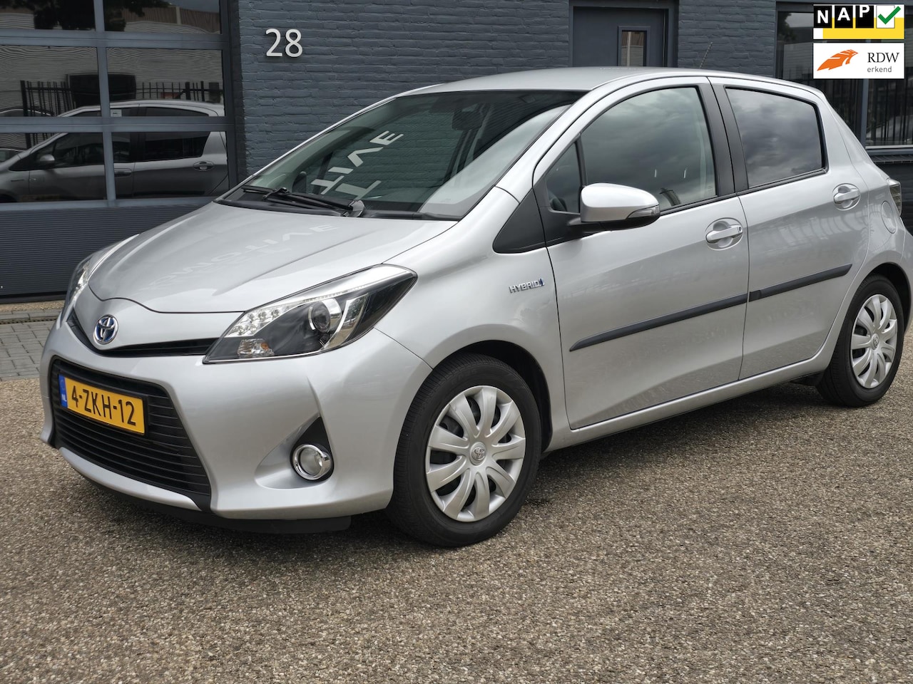 Toyota Yaris - 1.5 Full Hybrid Aspiration UITSLUITEND DEALER ONDERHOUDEN BOEKJES NAP - AutoWereld.nl