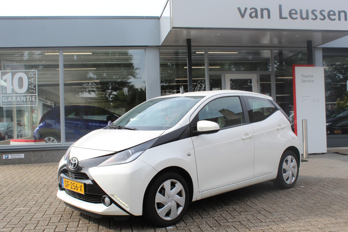Toyota Aygo X - X-PLAY 5-DEURS AIRCO EL-RAMEN CAMERA - AutoWereld.nl