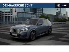 BMW iX1 - eDrive20 M Sport / Panoramadak / Trekhaak / Sportstoelen / M Adaptief onderstel / Comfort