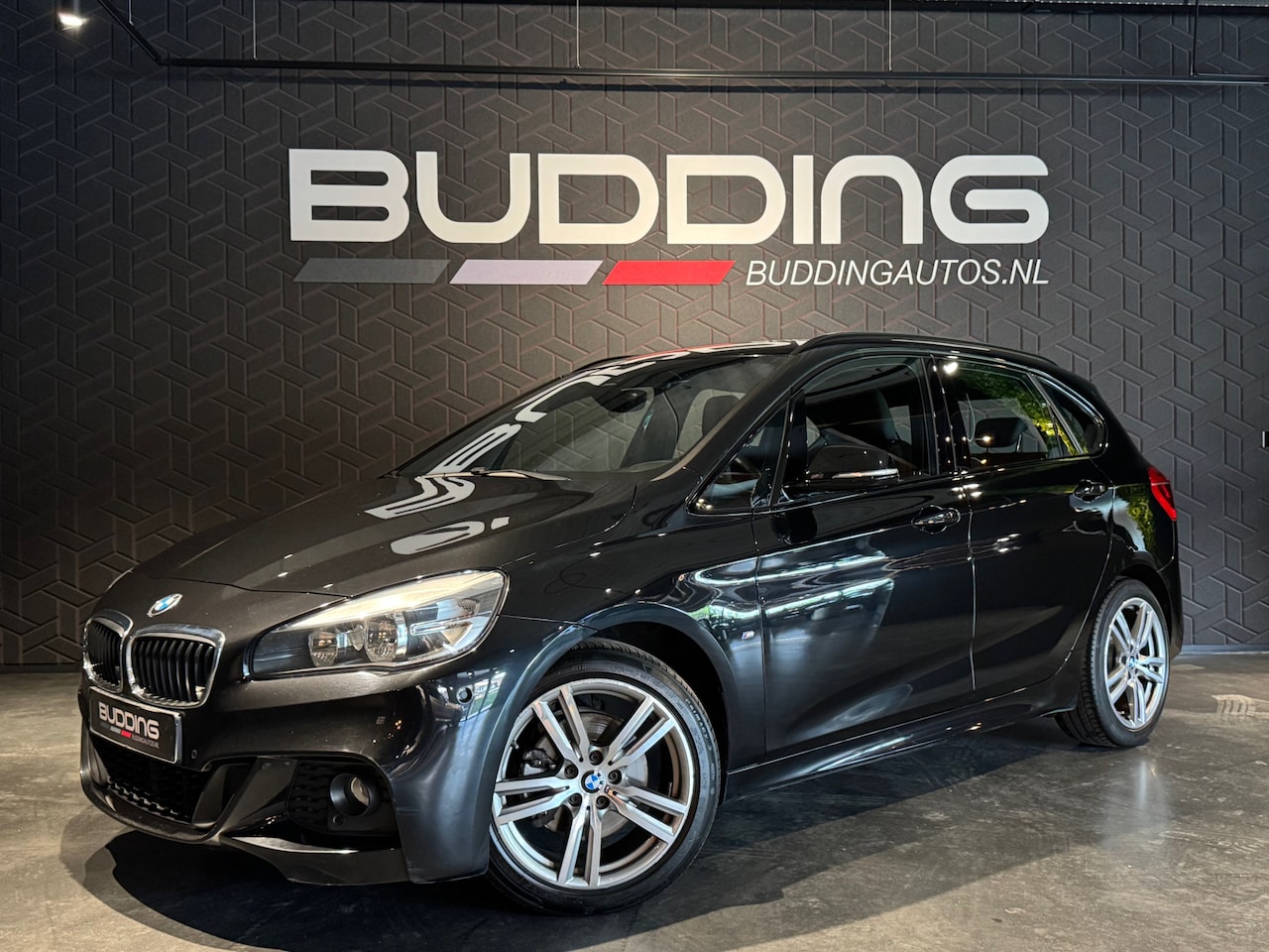 BMW 2-serie Active Tourer - 218i Centennial High Exe | M-sport - AutoWereld.nl