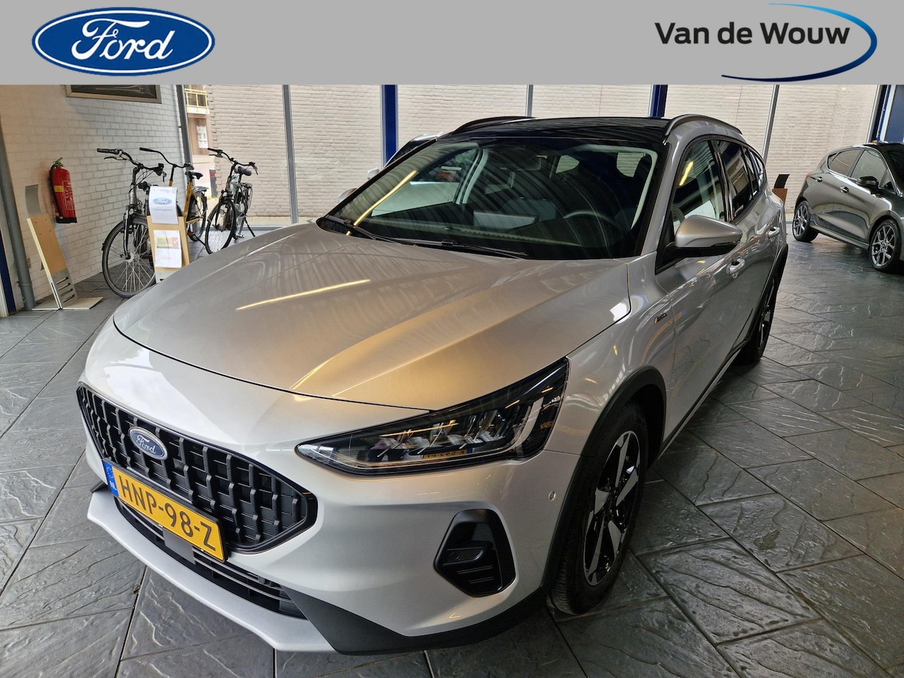 Ford Focus Wagon - 1.0 EcoBoost Hybrid Active 155pk Automaat Pano - Compleet!! - AutoWereld.nl