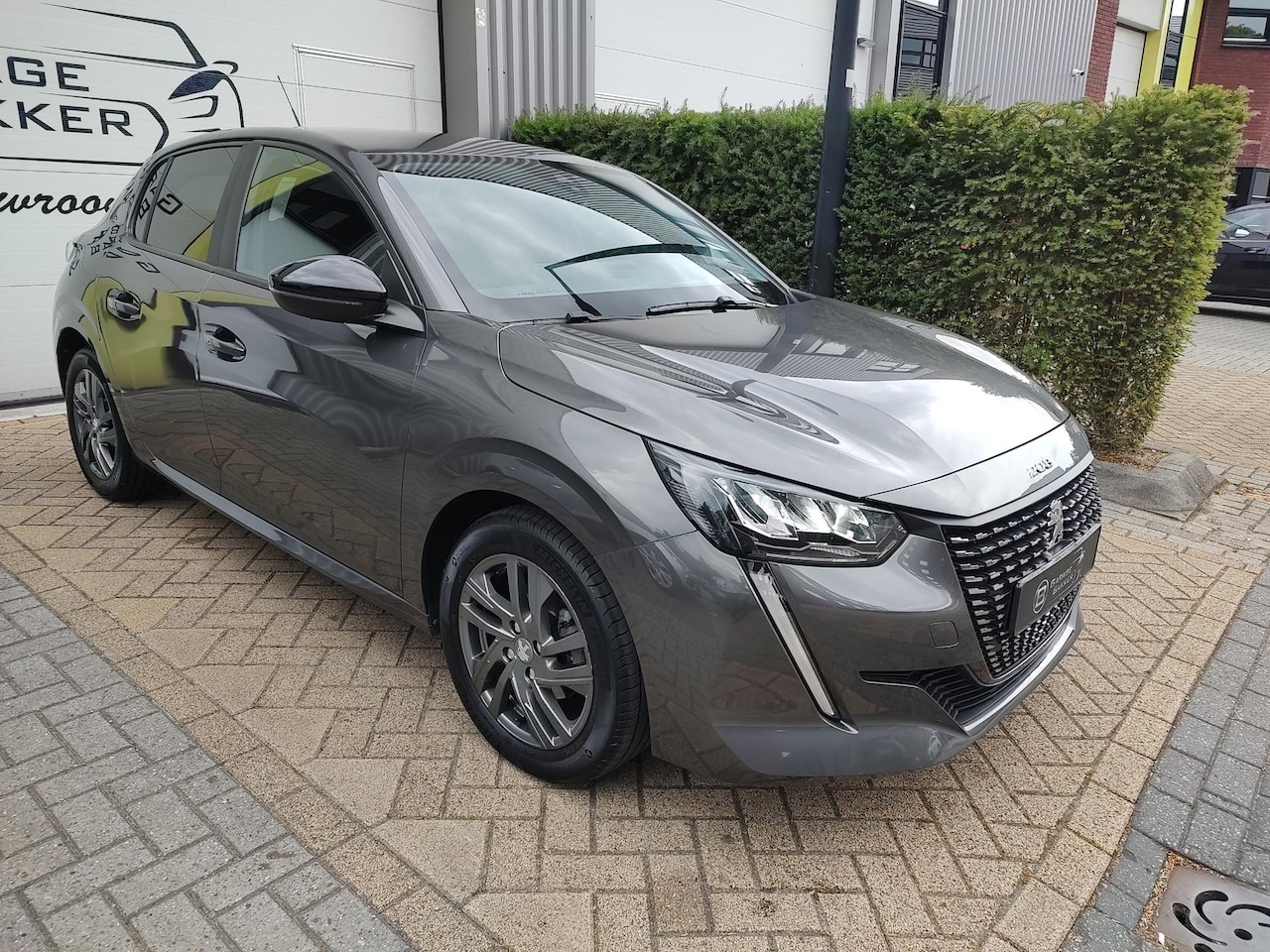 Peugeot 208 - 1.2 PureTech Allure Pack 360-Camera Led Stoelverwarming Navi-Carplay Android Apple - AutoWereld.nl