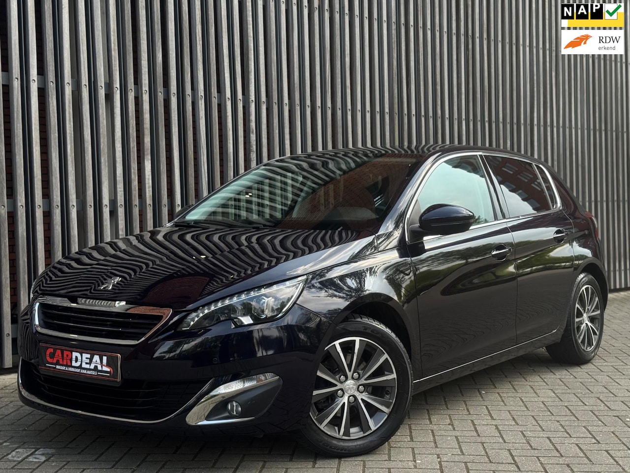 Peugeot 308 - 1.2 PureTech Blue Lease Premium AUTOMAAT|PANO - AutoWereld.nl