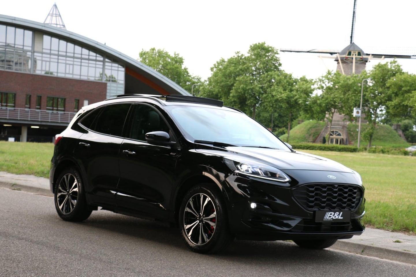 Ford Kuga - 2.5 PHEV Hybride ST-Line X Aut Full Option Panoramadak 1e eigenaar Trekhaak Panoramadak Al - AutoWereld.nl