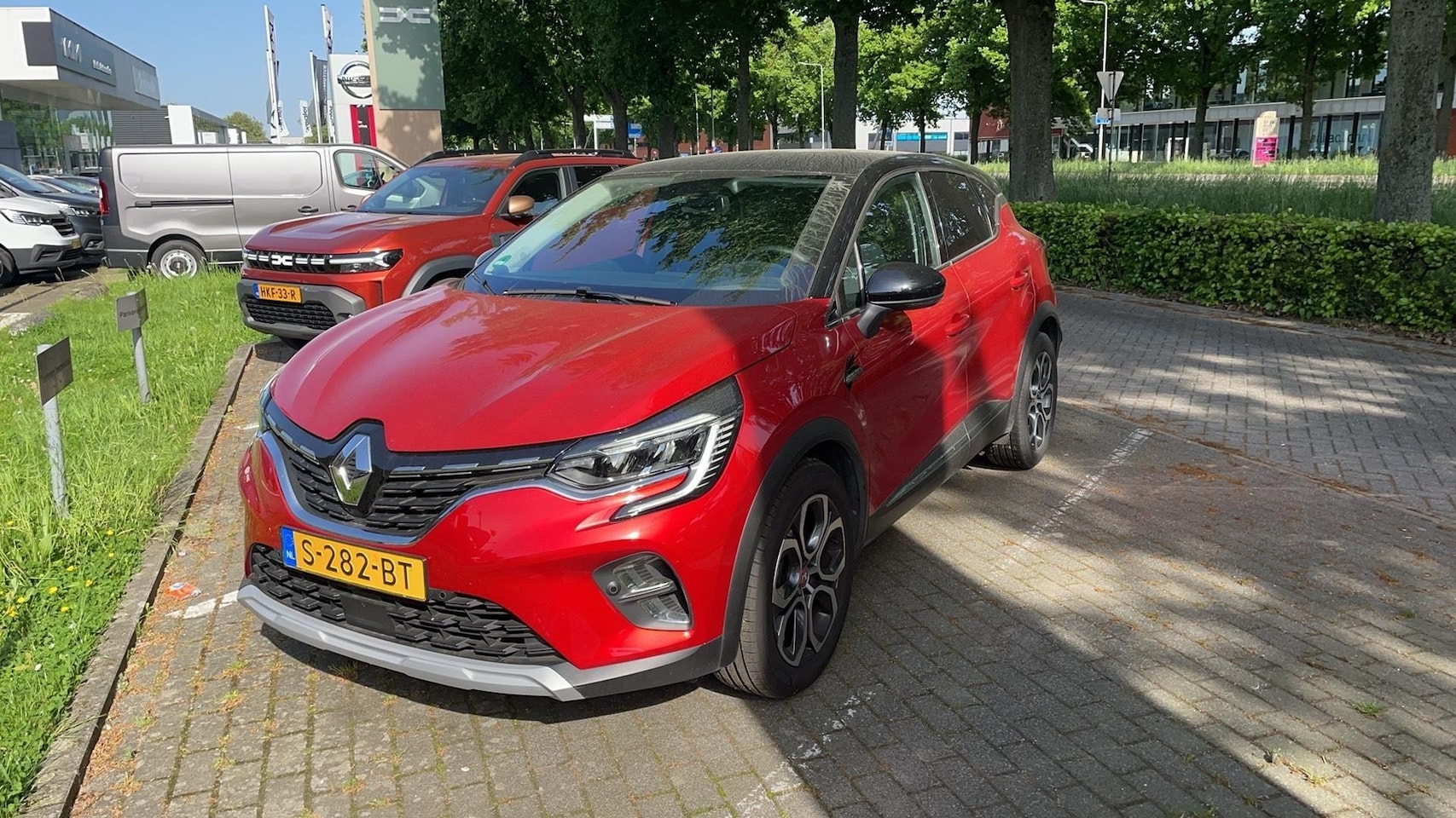 Renault Captur - 1.0 TCe 90 Techno Camera | Nav | Trekhaak | 18" Lm velgen - AutoWereld.nl