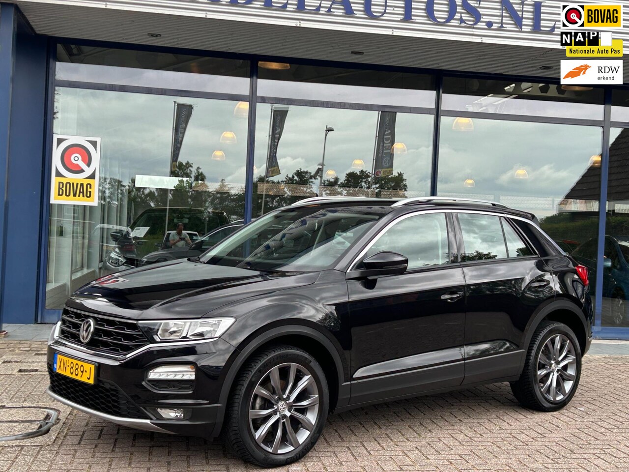 Volkswagen T-Roc - 1.5 TSI Style Navi Airco Cruise Park.Sens App-Connect NAP NL-Auto Dealeronderhouden! - AutoWereld.nl