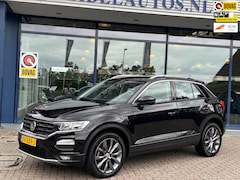 Volkswagen T-Roc - 1.5 TSI Style Navi Airco Cruise Park.Sens App-Connect NAP NL-Auto Dealeronderhouden