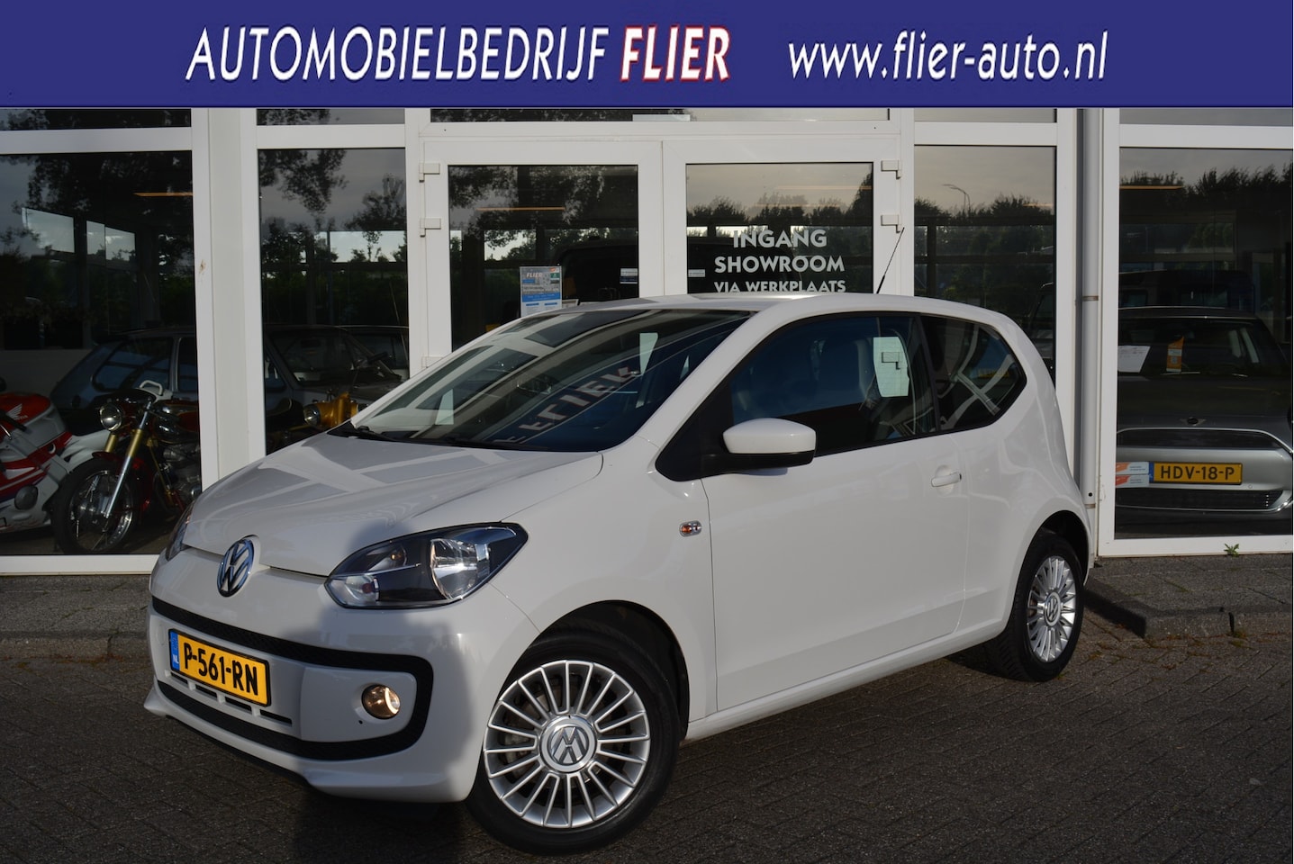 Volkswagen Up! - 1.0 60PK High Up! Dynamic Airco | LM | Pianolak | Nette auto | - AutoWereld.nl
