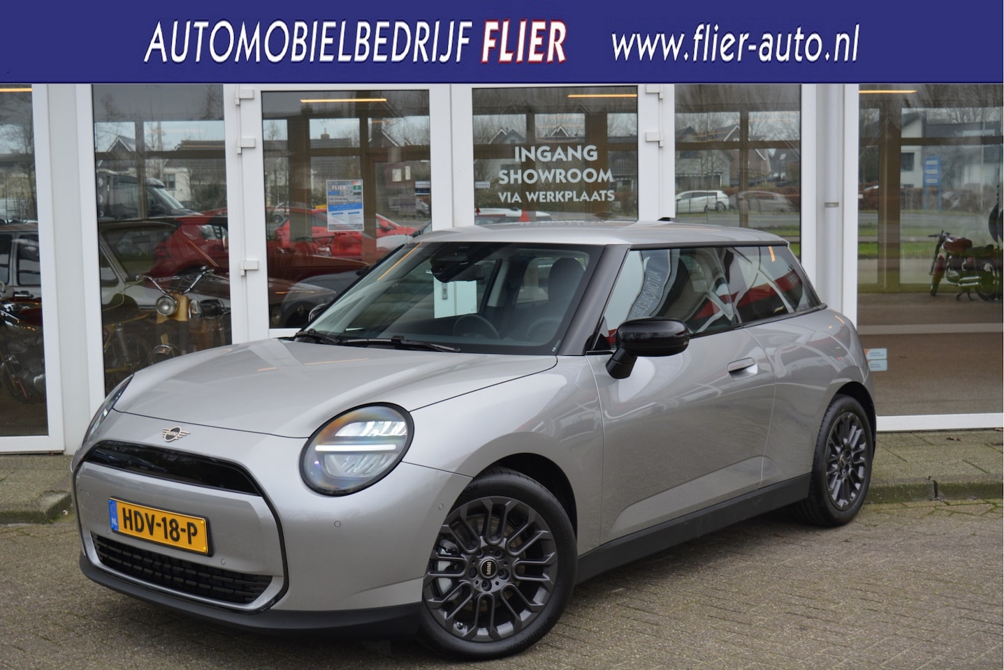 MINI Cooper - Mini E Essential 40.7 kWh | NIEUW | 17 INCH | Electric | Elektrisch | - AutoWereld.nl