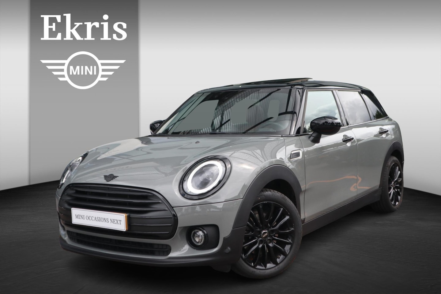 MINI Clubman - Cooper | Glazen Panoramadak | Stuur- en stoelverwarming | Comfort Access | Harman Kardon | - AutoWereld.nl