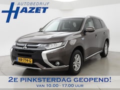Mitsubishi Outlander - 2.0 PHEV AWD *GRANITE BROWN* | TREKHAAK | CAMERA | NAVIGATIE
