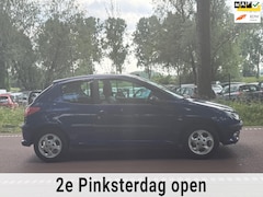 Peugeot 206 - 1.1 X-line APKZUINIGKOOPJE