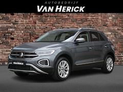 Volkswagen T-Roc - 1.5 TSI Style 150pk DSG | IQ Light | Navigatie | Ergo Active stoel | Keyless | ACC