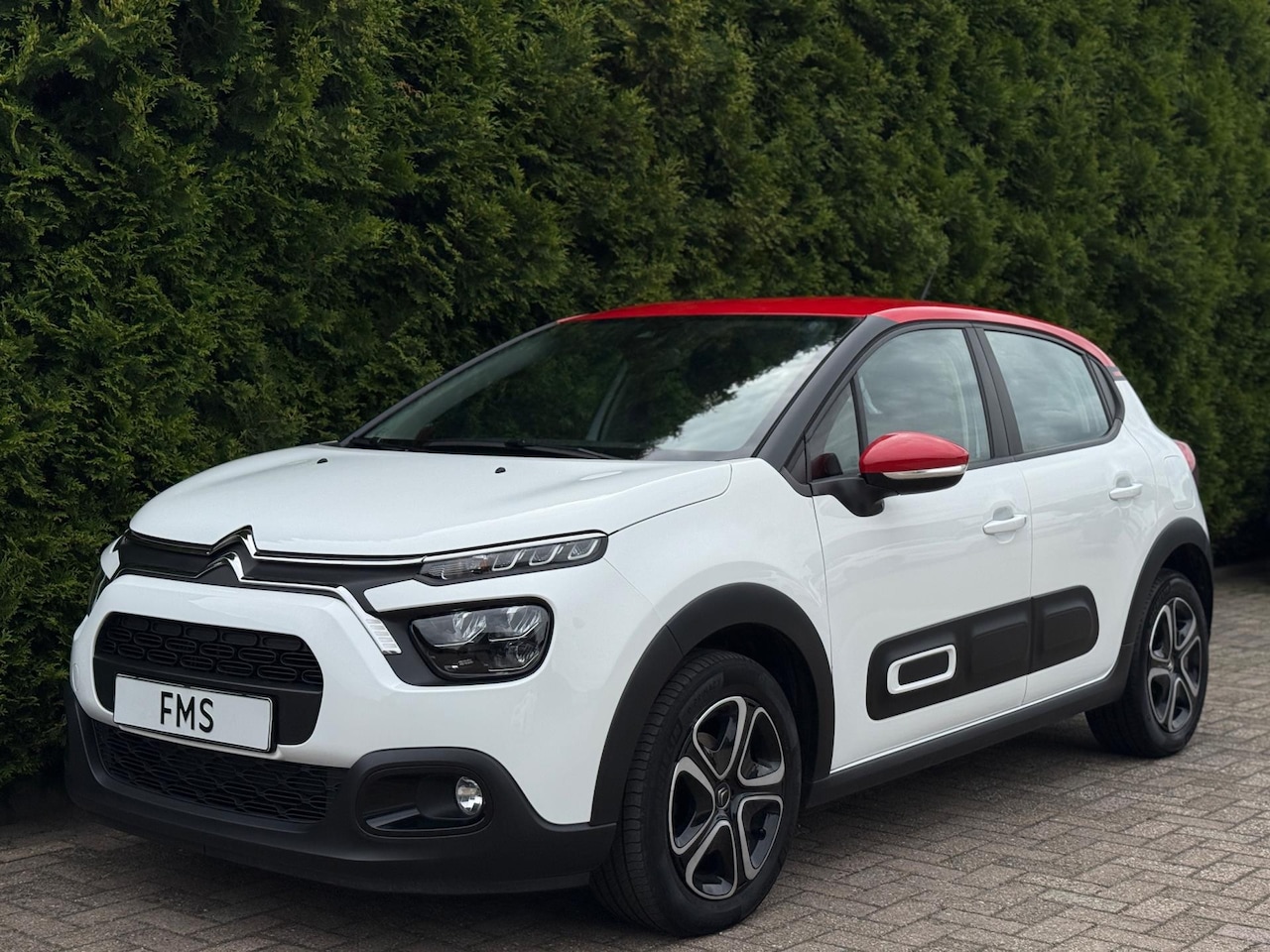 Citroën C3 - 1.2 PureTech Shine CarPlay - AutoWereld.nl