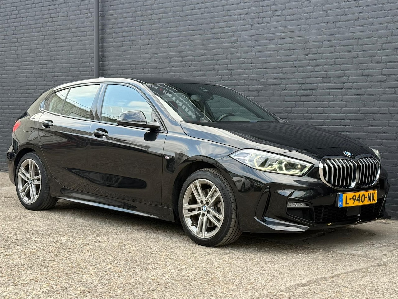 BMW 1-serie - 118i M SPORT Plus NAVI | PDC | LEDER | CRUISE | AUTOMAAT | BTW - AutoWereld.nl