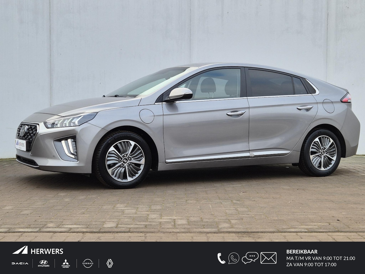 Hyundai IONIQ - 1.6 GDi PHEV Comfort Automaat / Navigatie / Apple Carplay Android Auto / Achteruitrijcamer - AutoWereld.nl