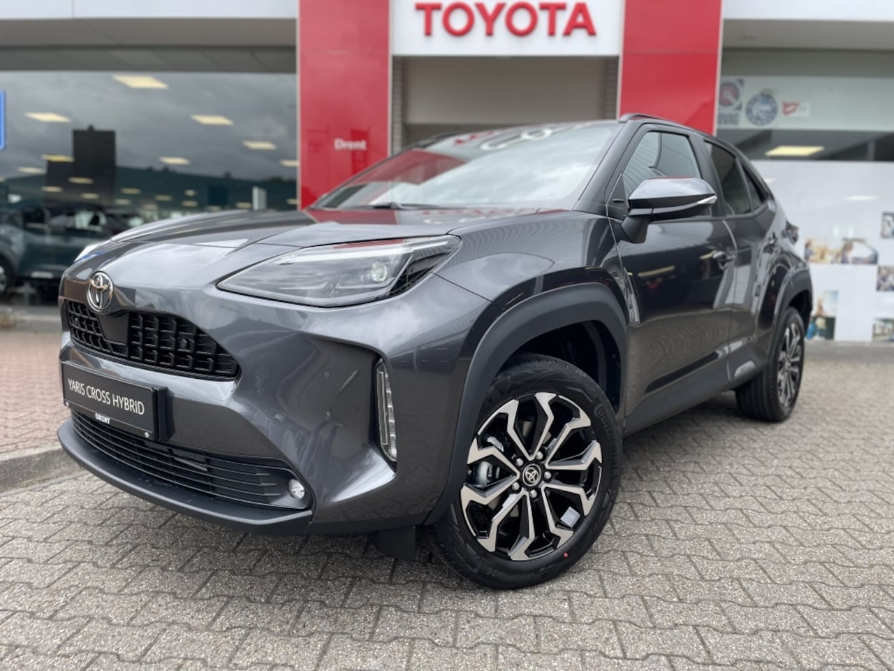 Toyota Yaris Cross - 1.5 Hybrid 130 Dynamic | Comfort Pack | Sensoren v/a | Stoelverw - AutoWereld.nl