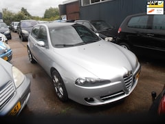 Alfa Romeo 147 - 1.6 T.Spark Collezione II airco leer elek pak nap apk