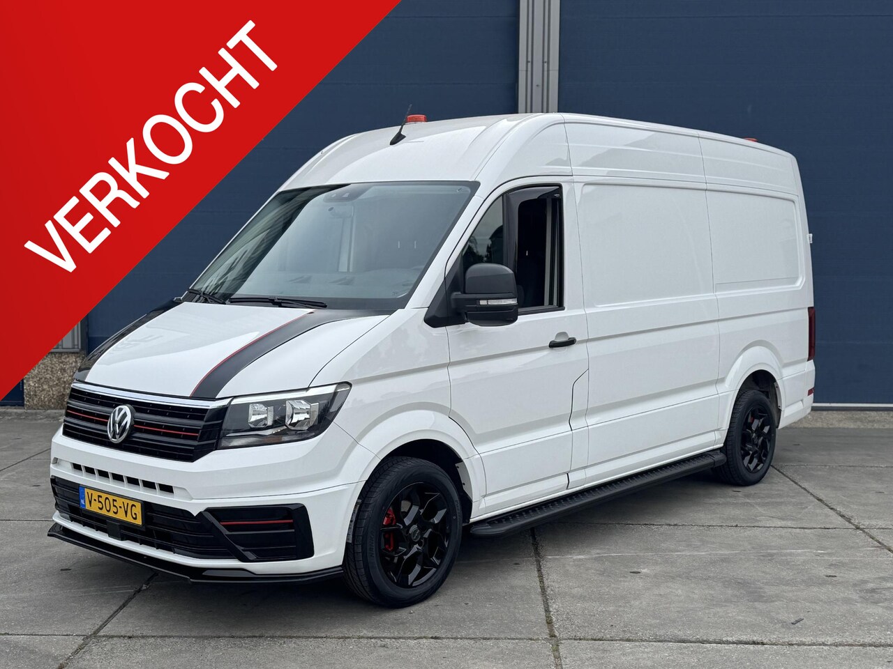 Volkswagen Crafter - 35 2.0 TDI L3H3 Comfortline AIRCO / CRUISE CONTROLE / SIDE BARS / TREKHAAK - AutoWereld.nl