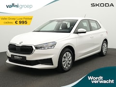 Skoda Fabia - 1.0 MPI 80 pk Ambition | Parkeersensoren achter | Apple Carplay / Android Auto | Cruise Co