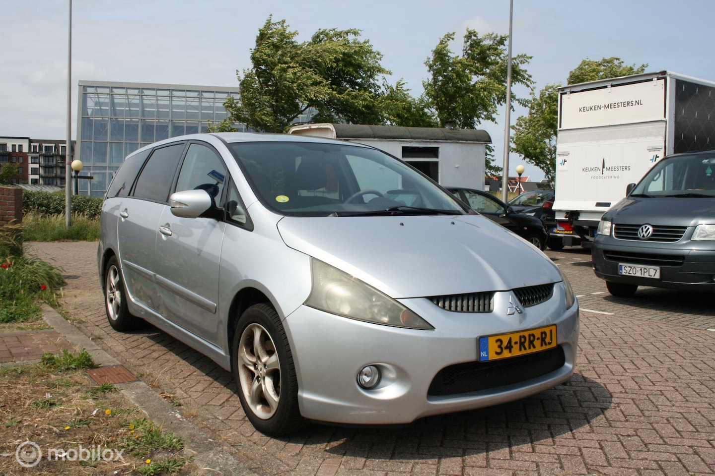 Mitsubishi Grandis - 2.4-16V Intense 7 persoons airco - AutoWereld.nl