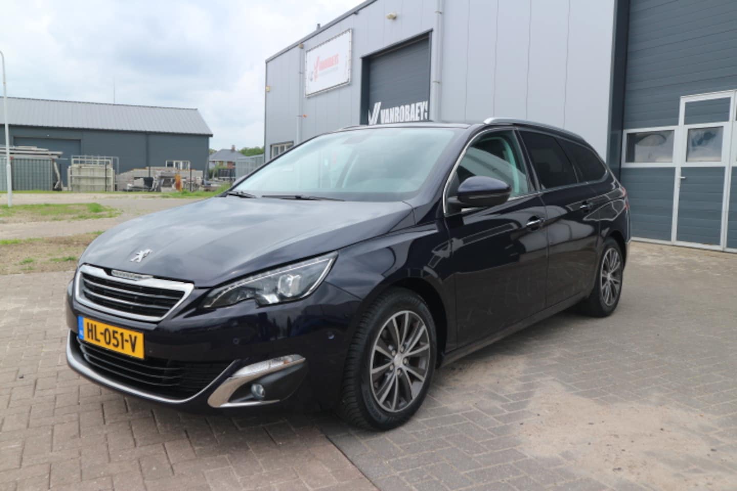Peugeot 308 SW - 1.2 PureTech Blue Lease Premium 1.2 PureTech Blue Lease Premium - AutoWereld.nl