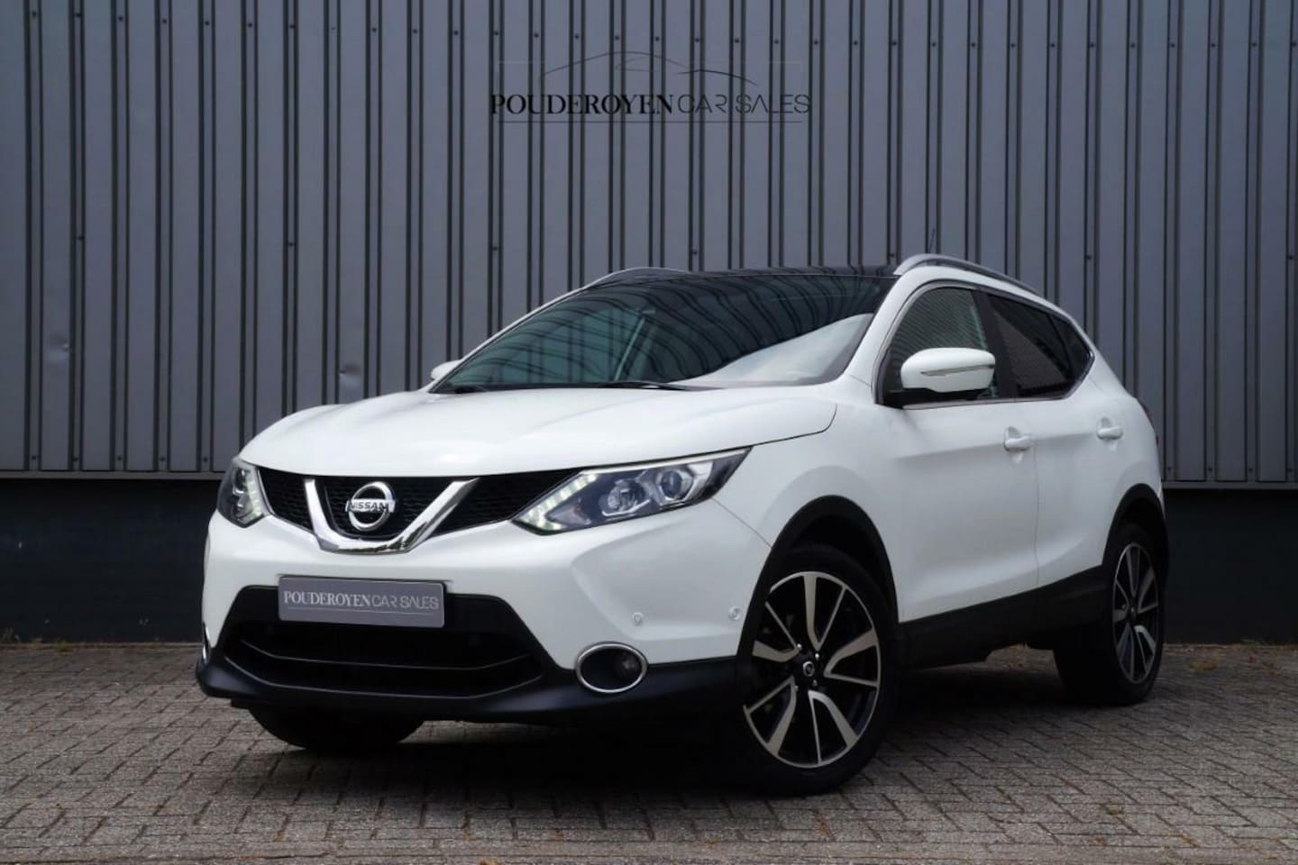 Nissan Qashqai - 1.2 Tekna / NL Auto / Pano / VoorruitVW / 360 camera / Keyless / Lage Km! - AutoWereld.nl