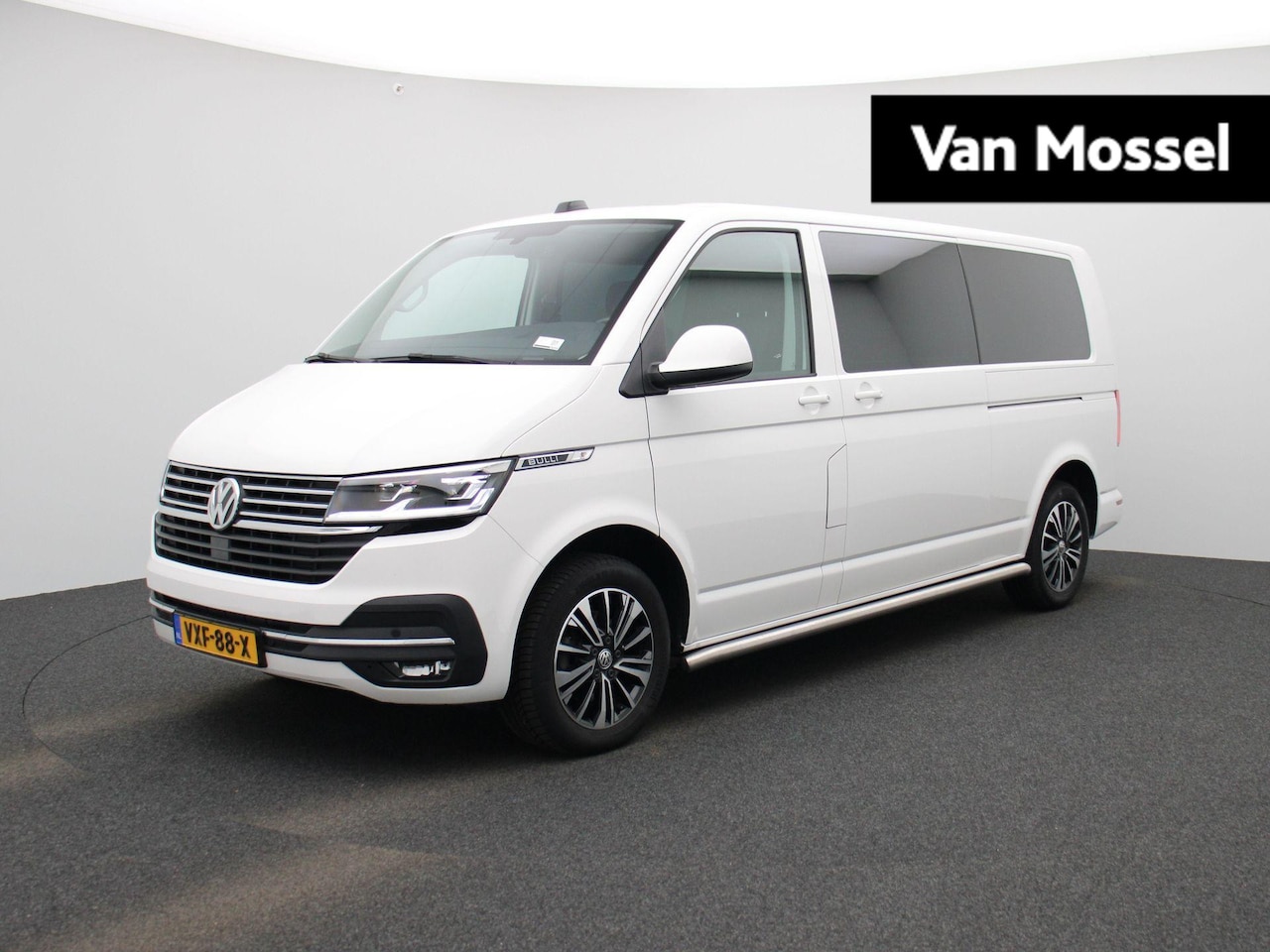 Volkswagen Transporter - 2.0 TDI L2H1 DC Bulli 204 PK | Automaat | Trekhaak | Dubbele cabine | Multifunctioneel stu - AutoWereld.nl
