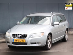 Volvo V70 - 2.5T Momentum Leer/Parkeersensor/Trekhaak