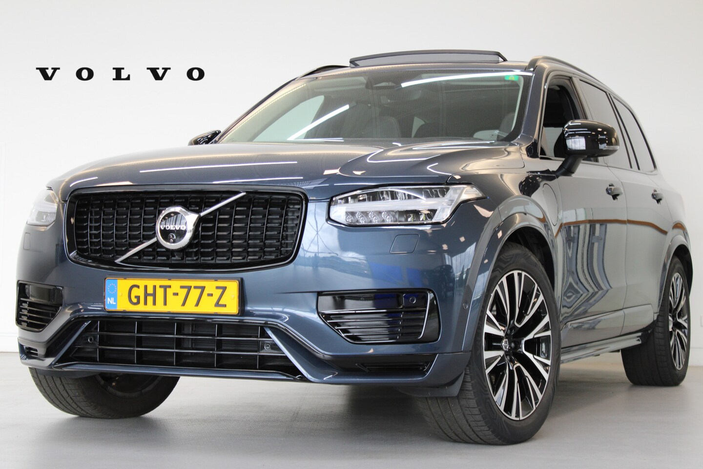 Volvo XC90 - T8 455PK AWD Ultra Dark | Luchtvering | Massage | B&W Audio | Trekhaak - AutoWereld.nl