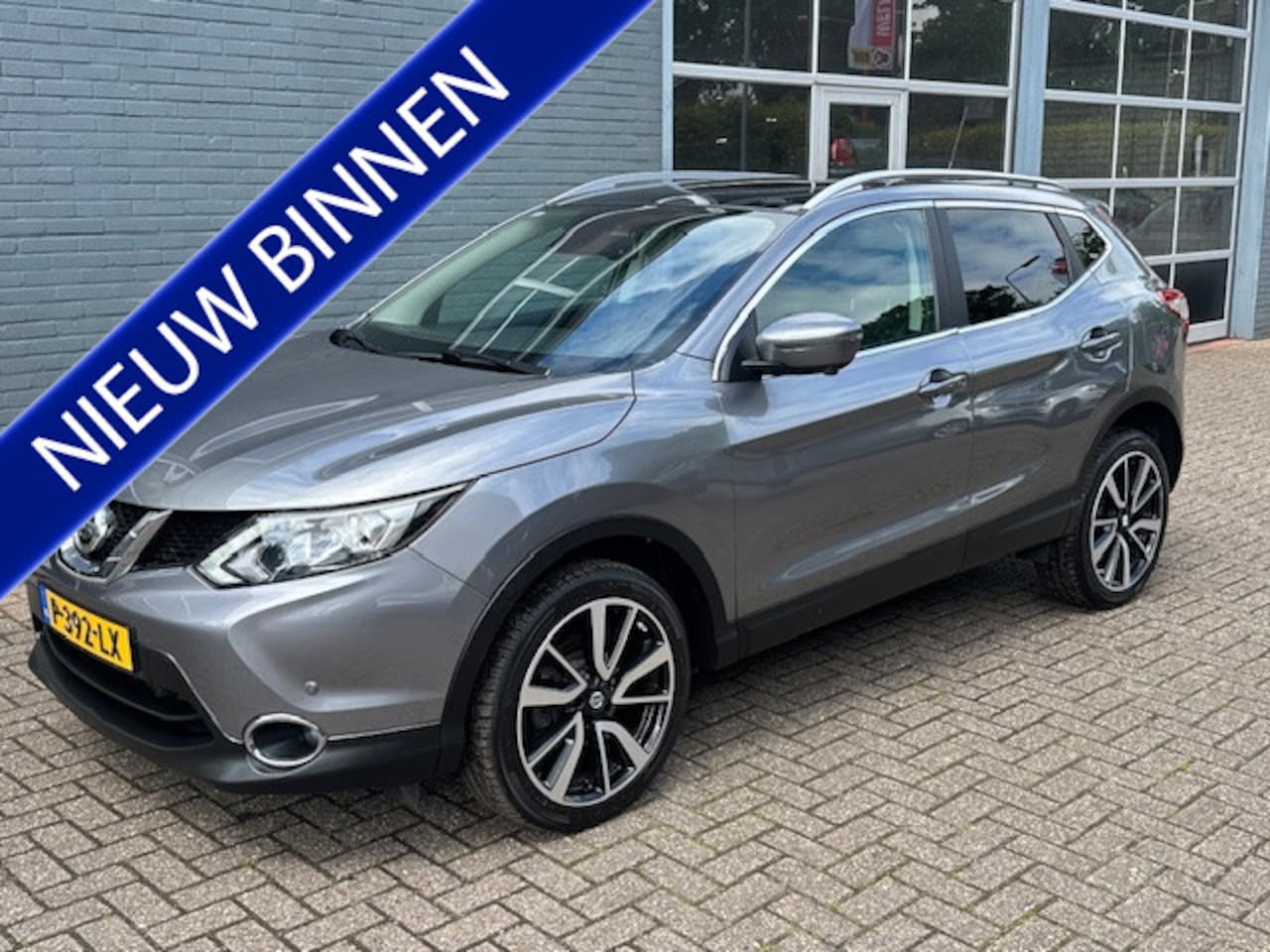 Nissan Qashqai - 1.2 N-Vision Automaat /Panoramadak - AutoWereld.nl