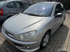 Peugeot 206 - 1.4 Quiksilver