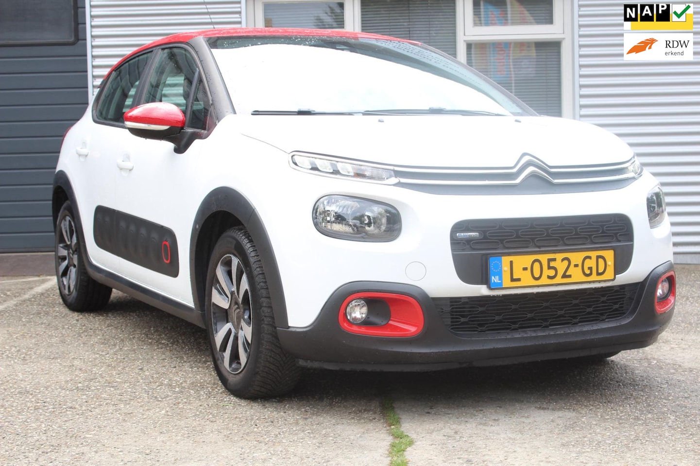 Citroën C3 - 1.2 PureTech S&S Feel 1.2 PureTech S&S Feel, airco, cruise-control, lane-assist, nieuwe apk, incl onderhoudsbeur - AutoWereld.nl