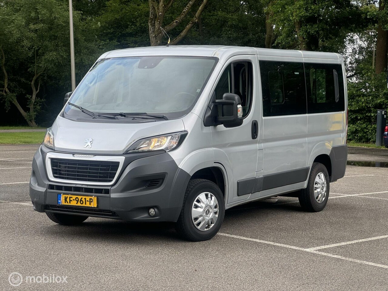 Peugeot Boxer - Bus 330 2.0 BlueHDI L1H1 Premium S&S - AutoWereld.nl