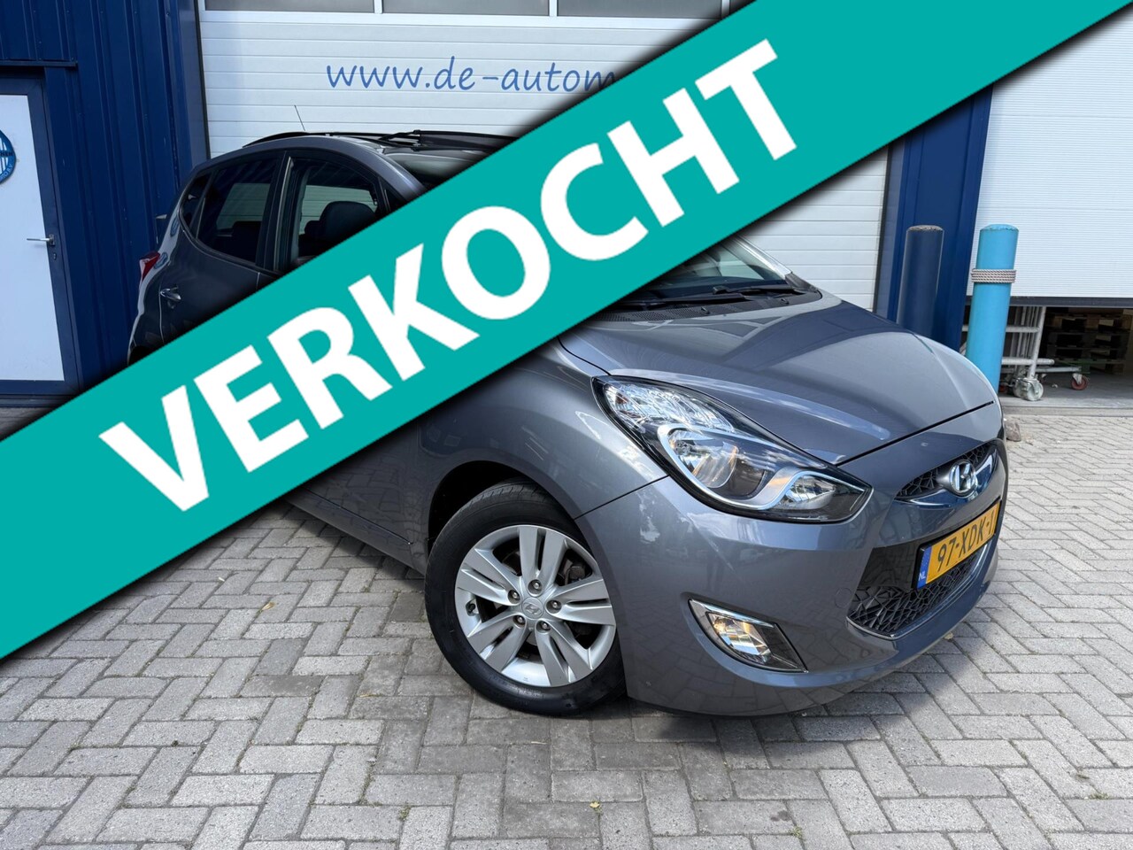 Hyundai ix20 - 1.6i i-Catcher AUTOMAAT / ECC / CRUISE / DAK / LEER / 1e EIGENAAR - AutoWereld.nl