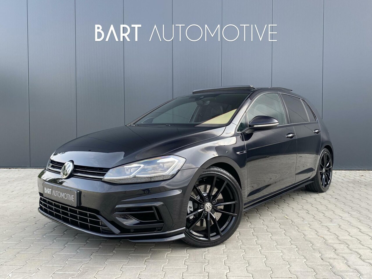 Volkswagen Golf - 7.5 2.0 TSI R 4Motion 310PK|Akra|Pano|Leer - AutoWereld.nl