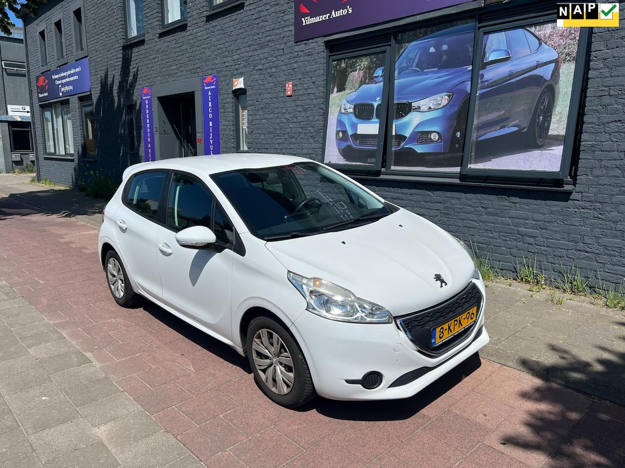 Peugeot 208 - 1.0 VTi Active 5 deurs navi carplay airco - AutoWereld.nl