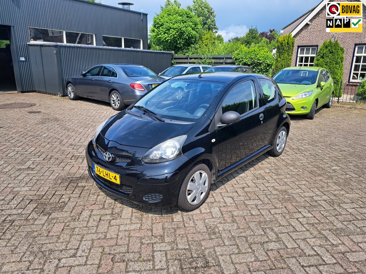 Toyota Aygo - 1.0-12V Access 1.0-12V Access - AutoWereld.nl