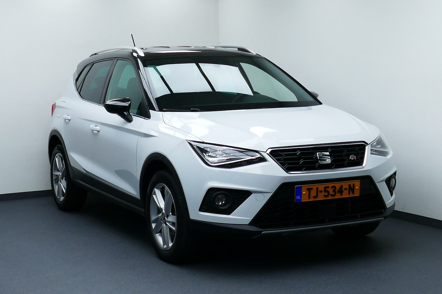 Seat Arona - 1.0 TSI FR. Camera, Navi, Clima, Cruise, Led Koplampen, 17"LMV - AutoWereld.nl