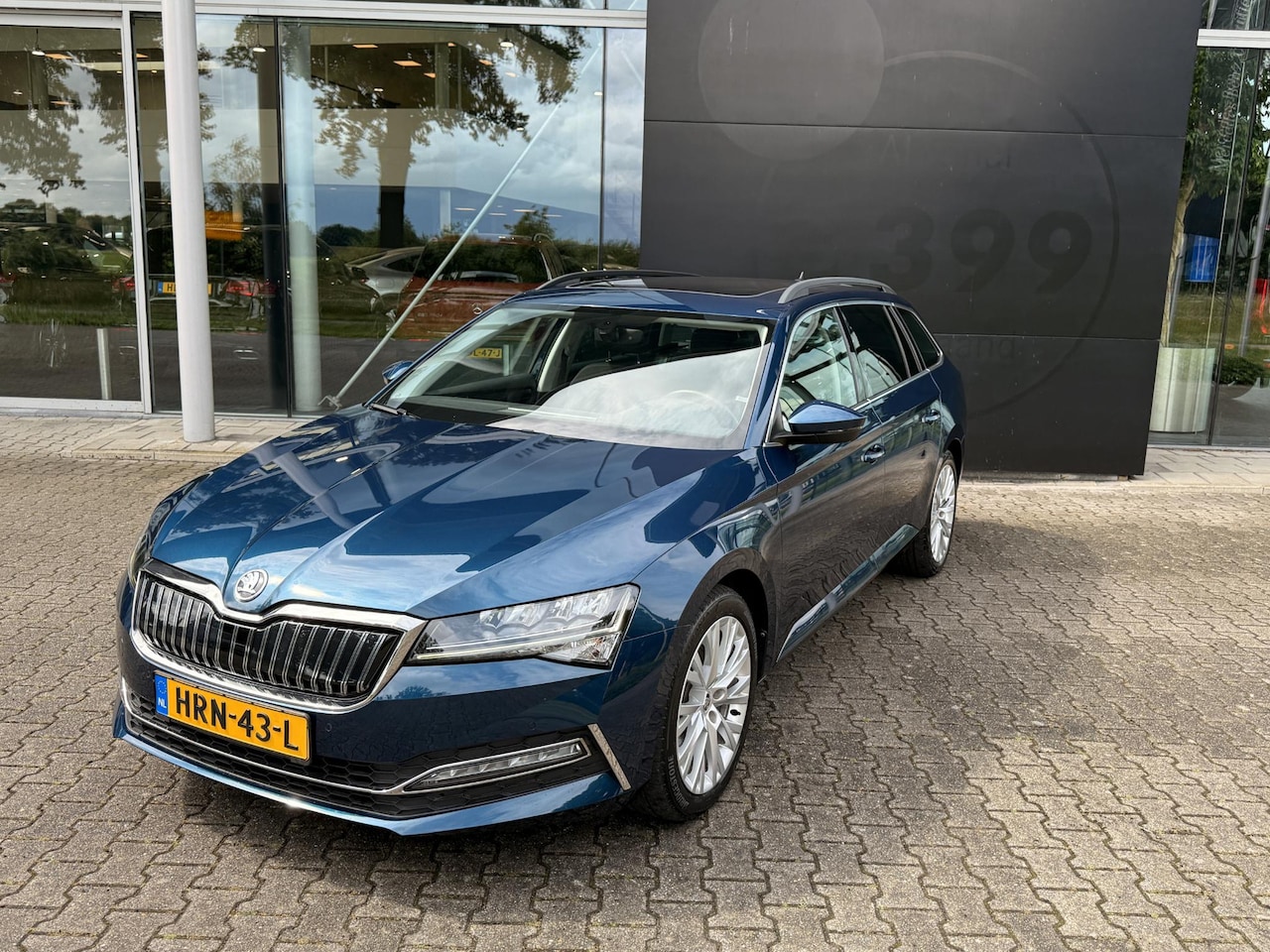 Skoda Superb Combi - 1.4 TSI iV Sportline Business 1.4 TSI iV Sportline Business - AutoWereld.nl