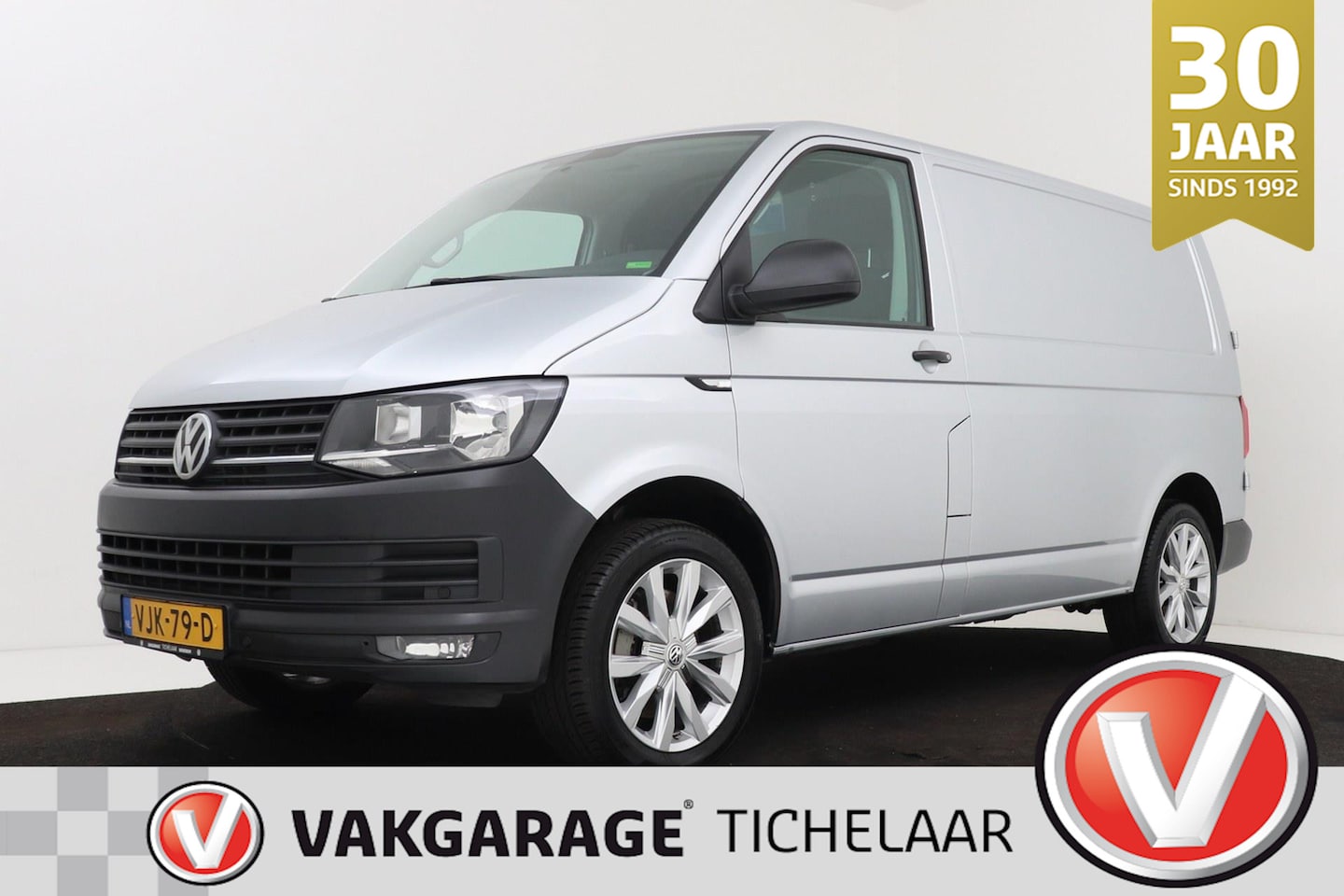 Volkswagen Transporter - 2.0 TDI L1H1 Comfortline | 140 PK | 2500 kg trekgewicht | Trekhaak | Camera - AutoWereld.nl