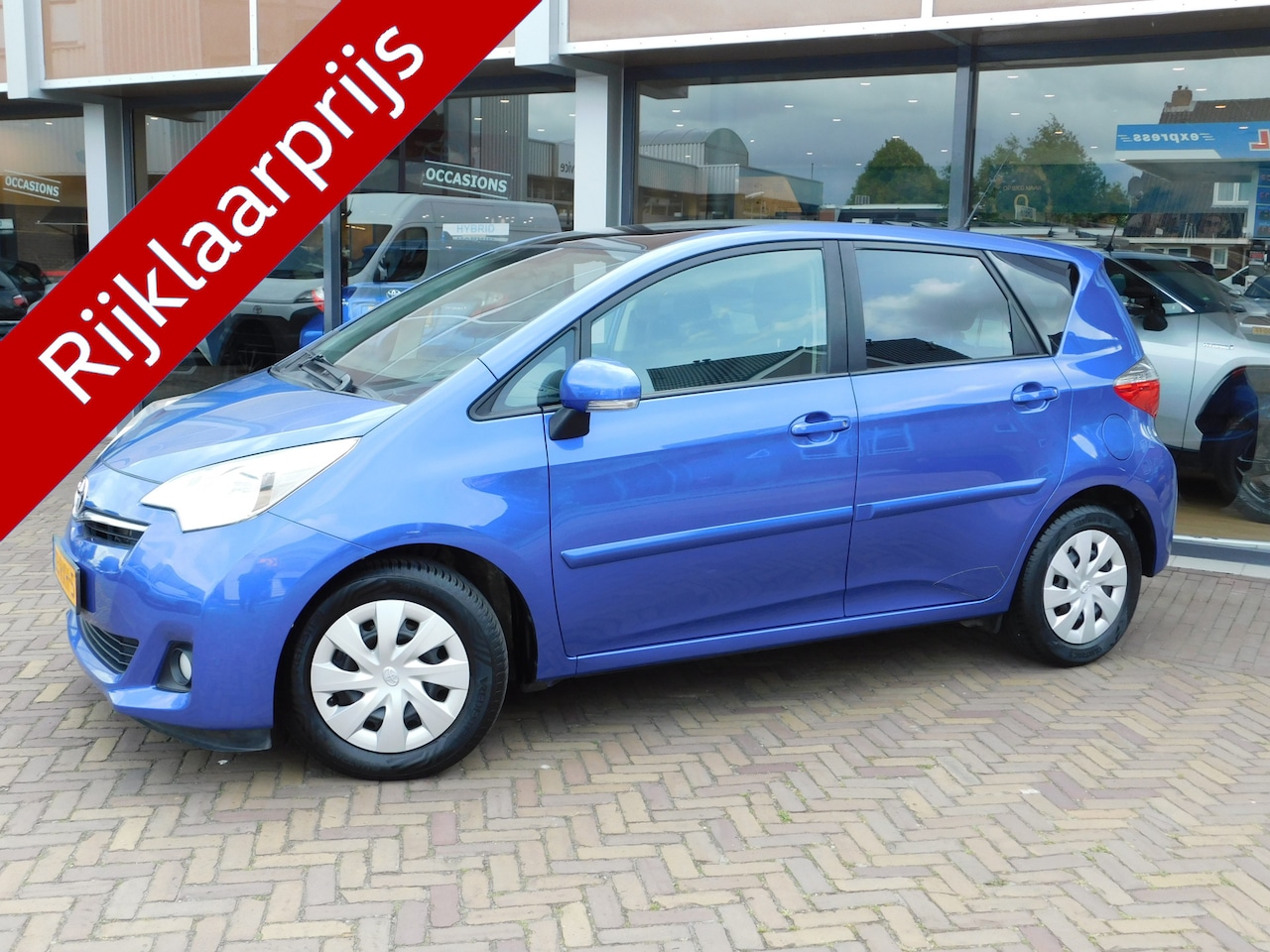 Toyota Verso S - 1.3 VVT-i Aspiration | Panoramadak | Trekhaak - AutoWereld.nl