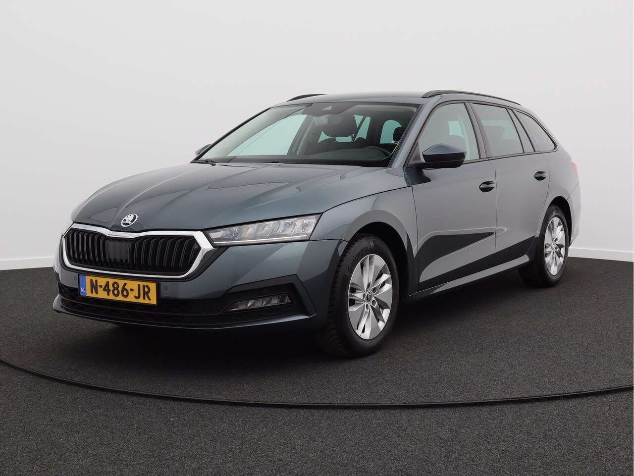 Skoda Octavia Combi - 1.0 e-TSI Business Edition/ automaat/ lage km/ zeer mooi! - AutoWereld.nl
