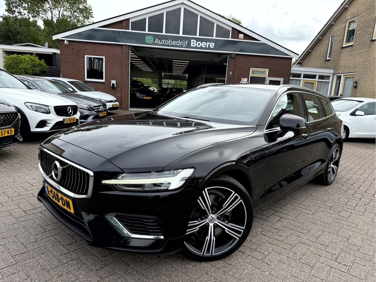Volvo V60 - 2.0 T6 Recharge AWD Business Pro 19''Lmv, Trekhaak, Camera, Harman/Kardon - AutoWereld.nl