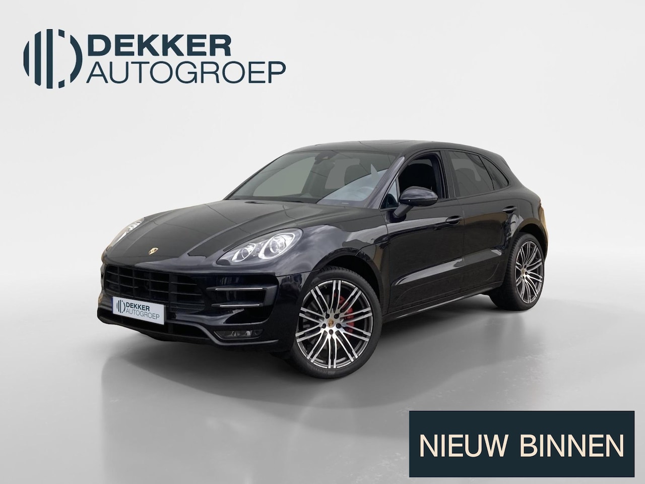 Porsche Macan - 3.6 Turbo-luchtvering, panoramadak, trekhaak - AutoWereld.nl